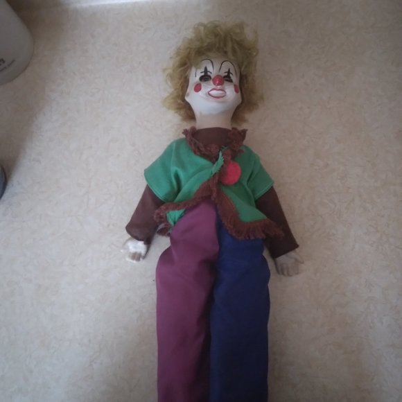 CLOWN Figure that plays "send in the clowns" - Picture 3 of 8